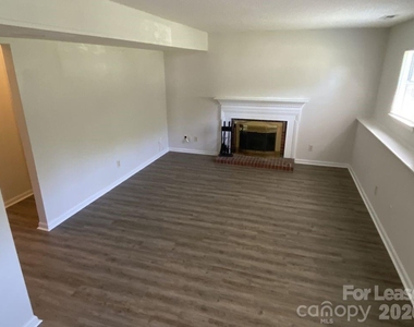 3122 Periwinkle Court - Photo Thumbnail 19