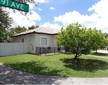 16307 Nw 91st Avenue - Photo Thumbnail 2