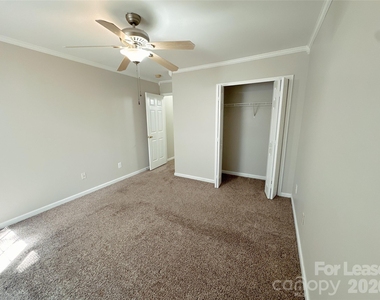 7629 Abigail Glen Drive - Photo Thumbnail 15