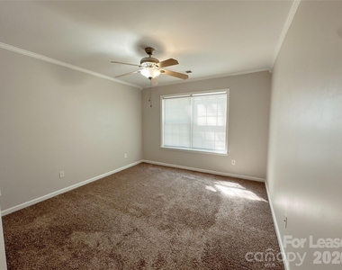 7629 Abigail Glen Drive - Photo Thumbnail 16