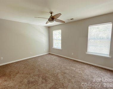 7629 Abigail Glen Drive - Photo Thumbnail 9