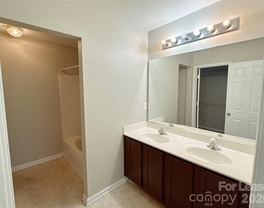 7629 Abigail Glen Drive - Photo Thumbnail 19