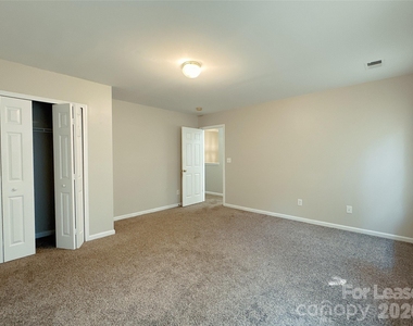 7629 Abigail Glen Drive - Photo Thumbnail 14