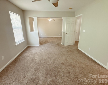 7629 Abigail Glen Drive - Photo Thumbnail 10