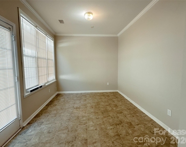 7629 Abigail Glen Drive - Photo Thumbnail 4