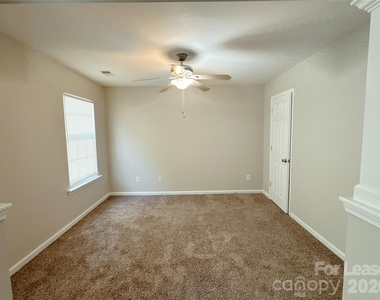 7629 Abigail Glen Drive - Photo Thumbnail 11
