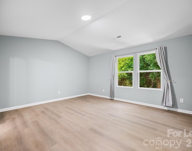 9612 Brackenview Court - Photo Thumbnail 18