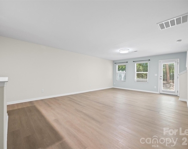 9612 Brackenview Court - Photo Thumbnail 5