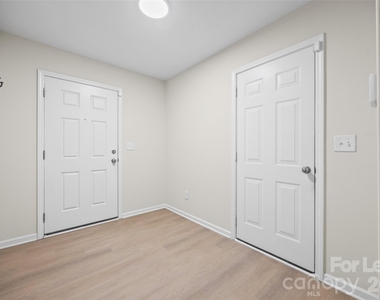 9612 Brackenview Court - Photo Thumbnail 3