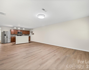 9612 Brackenview Court - Photo Thumbnail 8