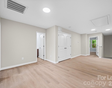 9612 Brackenview Court - Photo Thumbnail 15