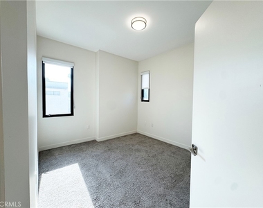 501 N Santa Anita - Photo Thumbnail 27