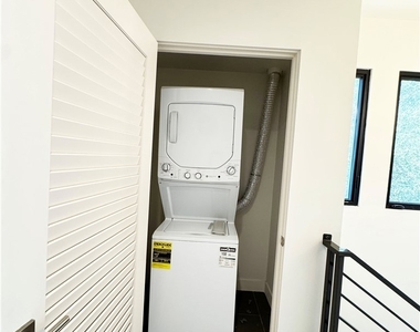 501 N Santa Anita - Photo Thumbnail 17