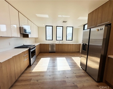 501 N Santa Anita - Photo Thumbnail 10