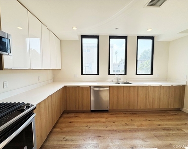 501 N Santa Anita - Photo Thumbnail 12