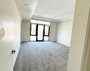 501 N Santa Anita - Photo Thumbnail 12