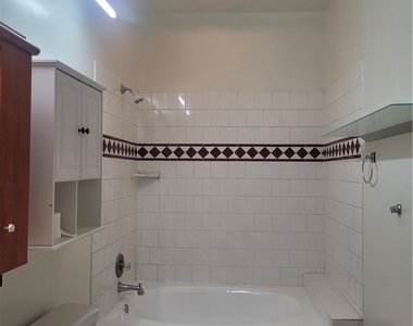 312 W 5th Street - Photo Thumbnail 18