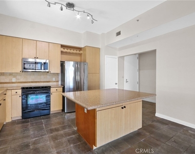 488 E Ocean Boulevard - Photo Thumbnail 2