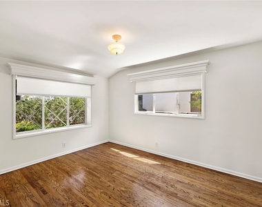 1706 Calle De Los Alamos - Photo Thumbnail 9