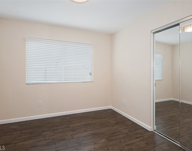 602 Carnation - Photo Thumbnail 5