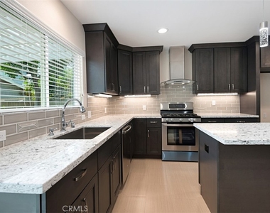 602 Carnation - Photo Thumbnail 12