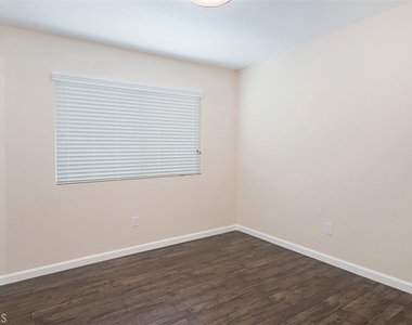 602 Carnation - Photo Thumbnail 6