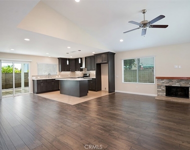 602 Carnation - Photo Thumbnail 11