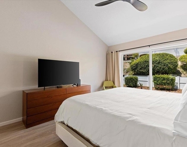 4744 Miletus Way - Photo Thumbnail 18