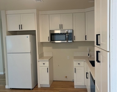 134 E M St - Photo Thumbnail 1