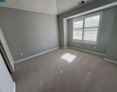 85 Tahoe Ct - Photo Thumbnail 12