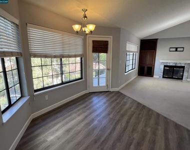 85 Tahoe Ct - Photo Thumbnail 2