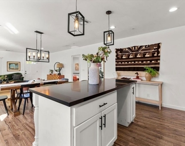 5152 Hartwick Street - Photo Thumbnail 7