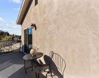 5152 Hartwick Street - Photo Thumbnail 32