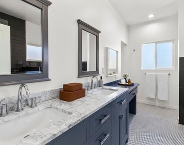 5152 Hartwick Street - Photo Thumbnail 30