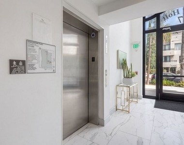 1237 S Holt Avenue - Photo Thumbnail 4