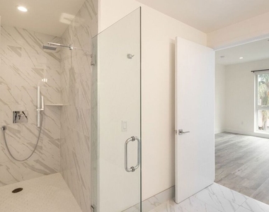 1237 S Holt Avenue - Photo Thumbnail 21