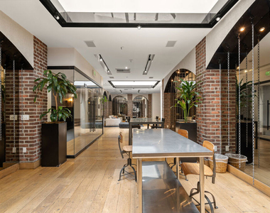 460 S Spring Street - Photo Thumbnail 28
