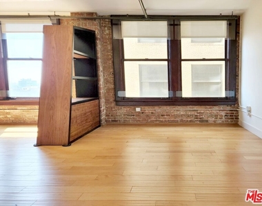460 S Spring Street - Photo Thumbnail 16
