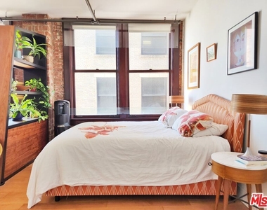 460 S Spring Street - Photo Thumbnail 15