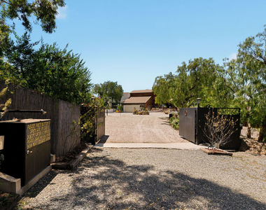 231 Loma Metisse Road - Photo Thumbnail 7