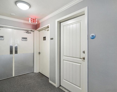 1021 Scott St - Photo Thumbnail 6