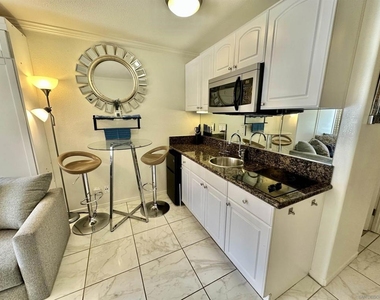 1021 Scott St - Photo Thumbnail 15