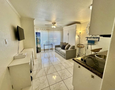 1021 Scott St - Photo Thumbnail 8
