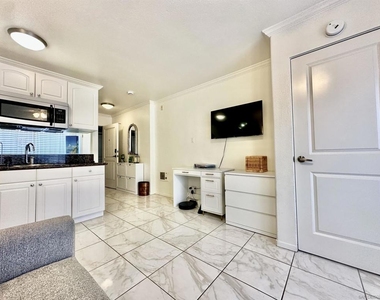 1021 Scott St - Photo Thumbnail 16