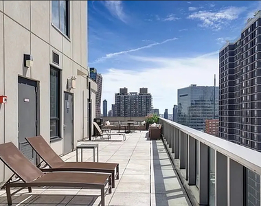 East 34th Street - Photo Thumbnail 15