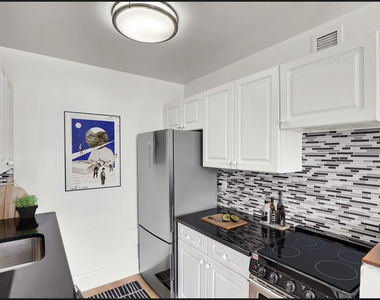 West 34th Street - Photo Thumbnail 5