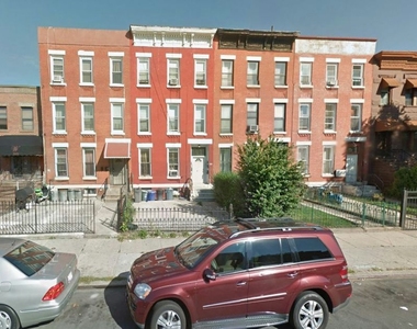 733 Lexington Avenue - Photo Thumbnail 2