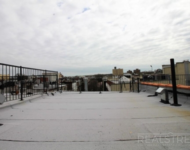 119 Ralph Ave - Photo Thumbnail 5