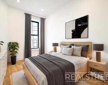 119 Ralph Ave - Photo Thumbnail 2
