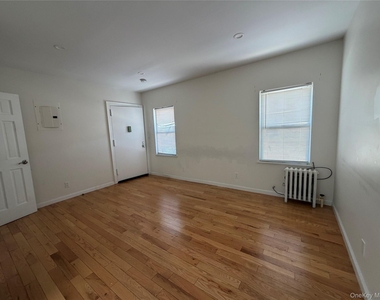 117-02 Liberty Avenue - Photo Thumbnail 4